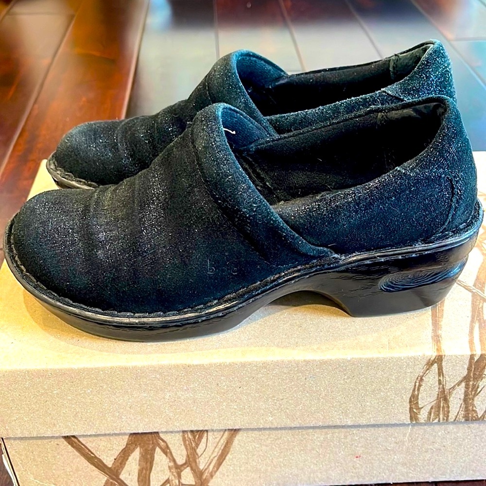 B O C by Born Clog US 7.5 M, Navy Metallic